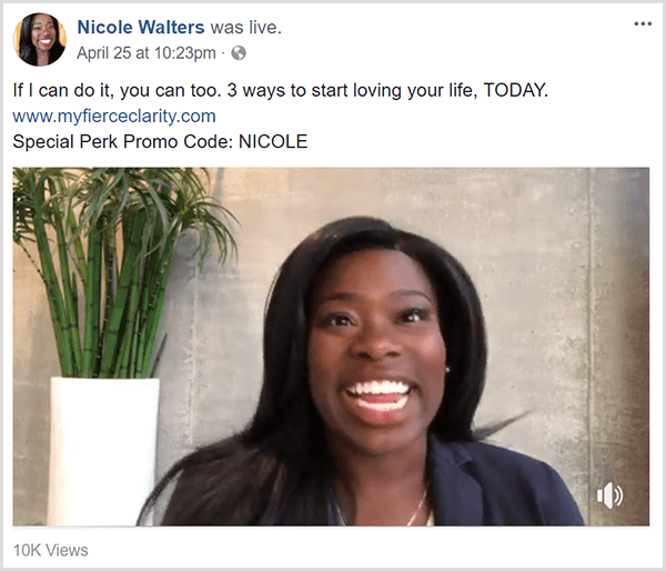 निकोल वाल्टर्स ने एक फेसबुक लाइव वीडियो साझा किया है, जो उसके पाठ्यक्रम फेयरी क्लैरिटी को बढ़ावा दे रहा है। वह सफेद कपड़े में एक तटस्थ दीवार और एक लंबे बांस के पौधे के सामने व्यापारिक कपड़ों में दिखाई देता है।