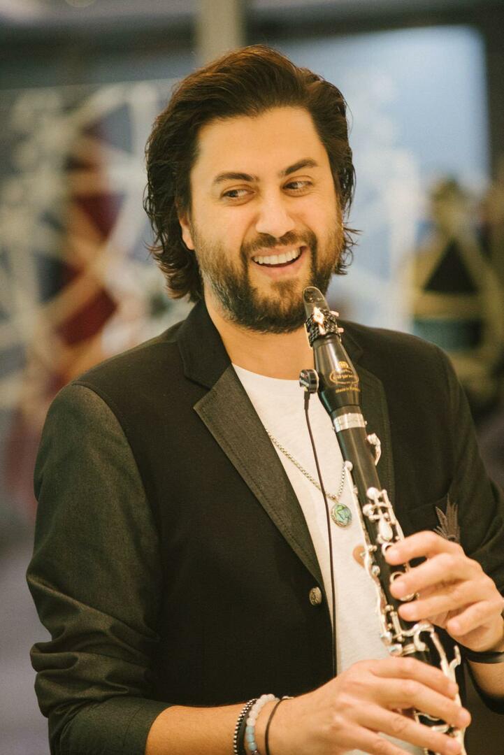 Serkan Çağrı ने अमेरिका में तुर्की संगीत की हवा बनाई