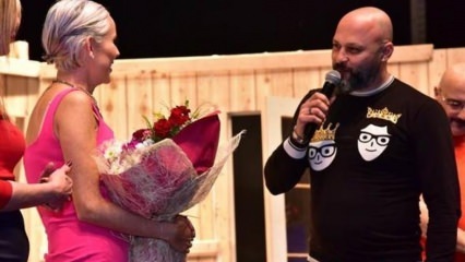 Tanpek Tanrıyar द्वारा मंच पर आश्चर्यजनक विवाह प्रस्ताव