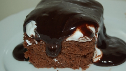 सबसे आसान रो केक बनाने के लिए कैसे? स्वादिष्ट चॉकलेट सॉस के साथ रोते हुए केक नुस्खा