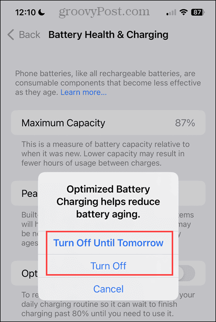 iPhone पर अनुकूलित बैटरी चार्जिंग के विकल्प बंद करें