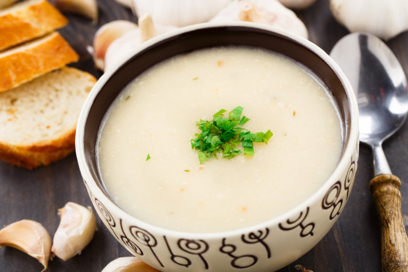 लहसुन का सूप कैसे बनाये? भव्य हीलिंग गार्लिक सूप रेसिपी