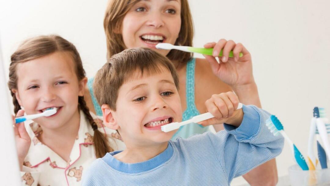बच्चों की मुँह और दाँतों की देखभाल कैसी होनी चाहिए?