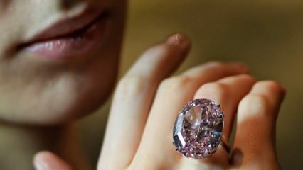 दुनिया का सबसे बड़ा गुलाबी हीरा