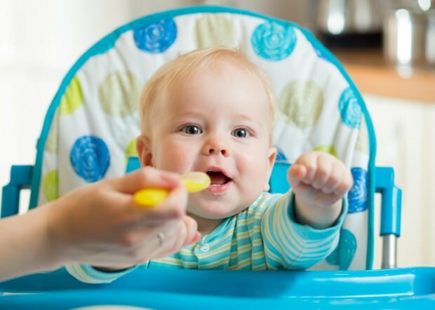 शिशुओं में अतिरिक्त भोजन की अवधि
