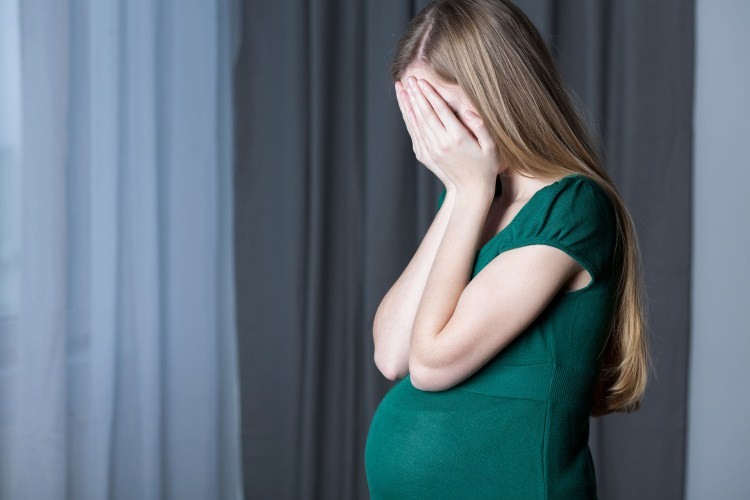 गर्भनाल हर्निया क्या है? लक्षण क्या हैं?