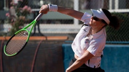 75 साल की उम्र में, टेनिस विश्व रैंकिंग में प्रवेश किया!