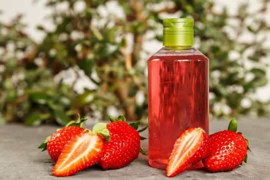स्ट्रॉबेरी का तेल त्वचा के लिए उपयोग किया जाता है