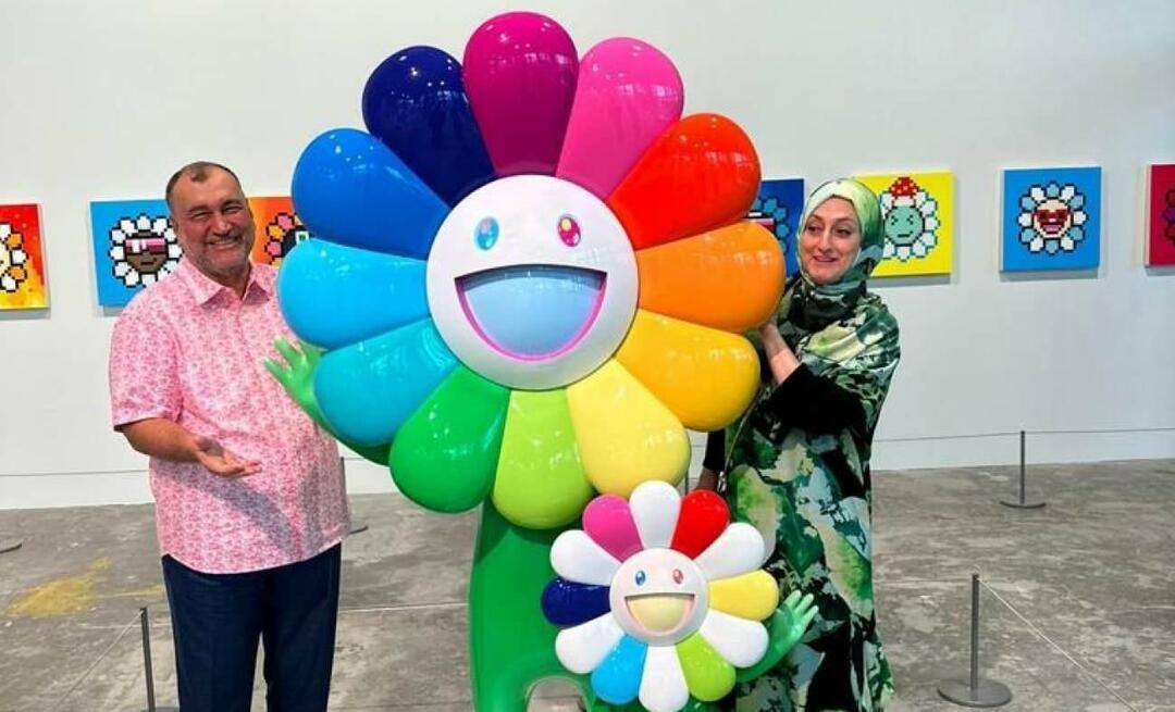 मूरत Üलकर ने दुबई में अपनी पत्नी बेतुल Üलकर के साथ प्रदर्शनी का दौरा किया!