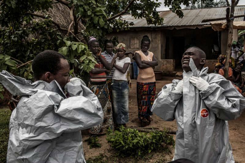 अफ्रीका में इबोला के कारण भय और दहशत फैल गई