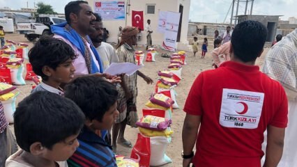 तुर्की रेड क्रीसेंट से यमन में आप्रवासियों के लिए खाद्य सहायता