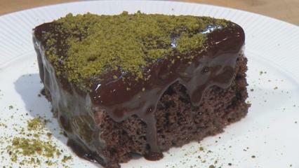 सबसे आसान क्राइंग केक कैसे बनाएं? स्पंज जैसे चॉकलेट सॉस के साथ क्राइंग केक रेसिपी