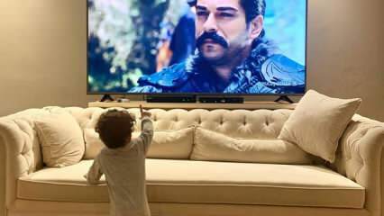 बुरक akzçivit ने पहली बार अपने बेटे को साझा किया! जब करण ivitzçivit ने अपने पिता को टीवी पर देखा ...